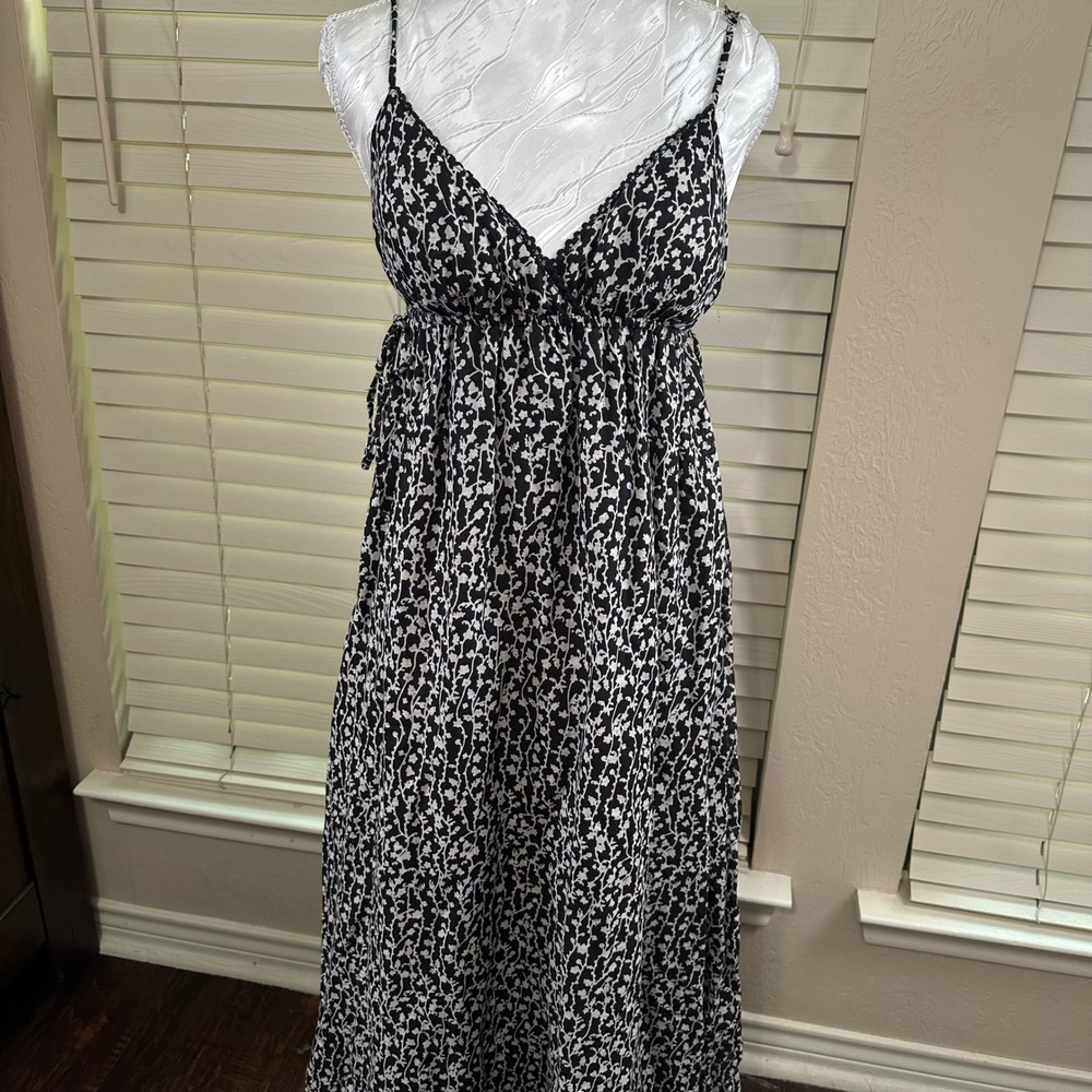 Derek Heart Maxi Dress Womens Medium Black White Floral Cotton Boho Sundress
